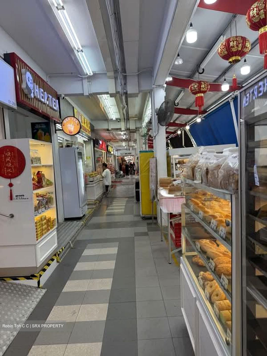 Hougang Avenue 4 (D19), Retail #586036681